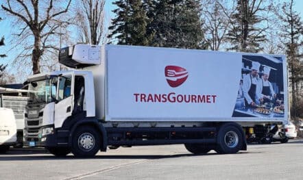 Tarpaulin change for Transgourmet in Vienna